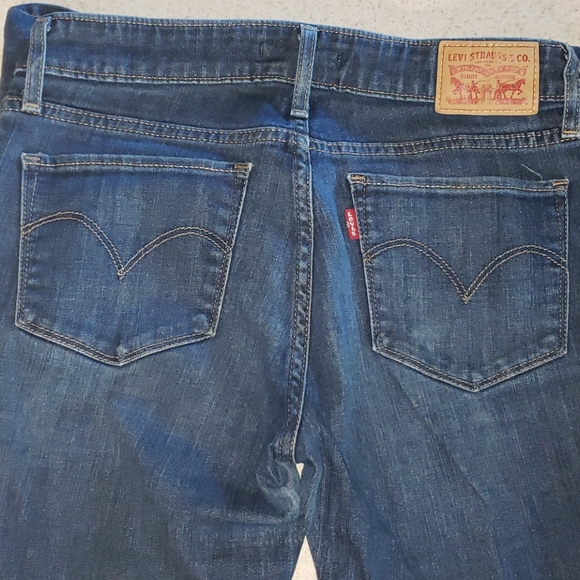 Levi's - Picture 2 of 4